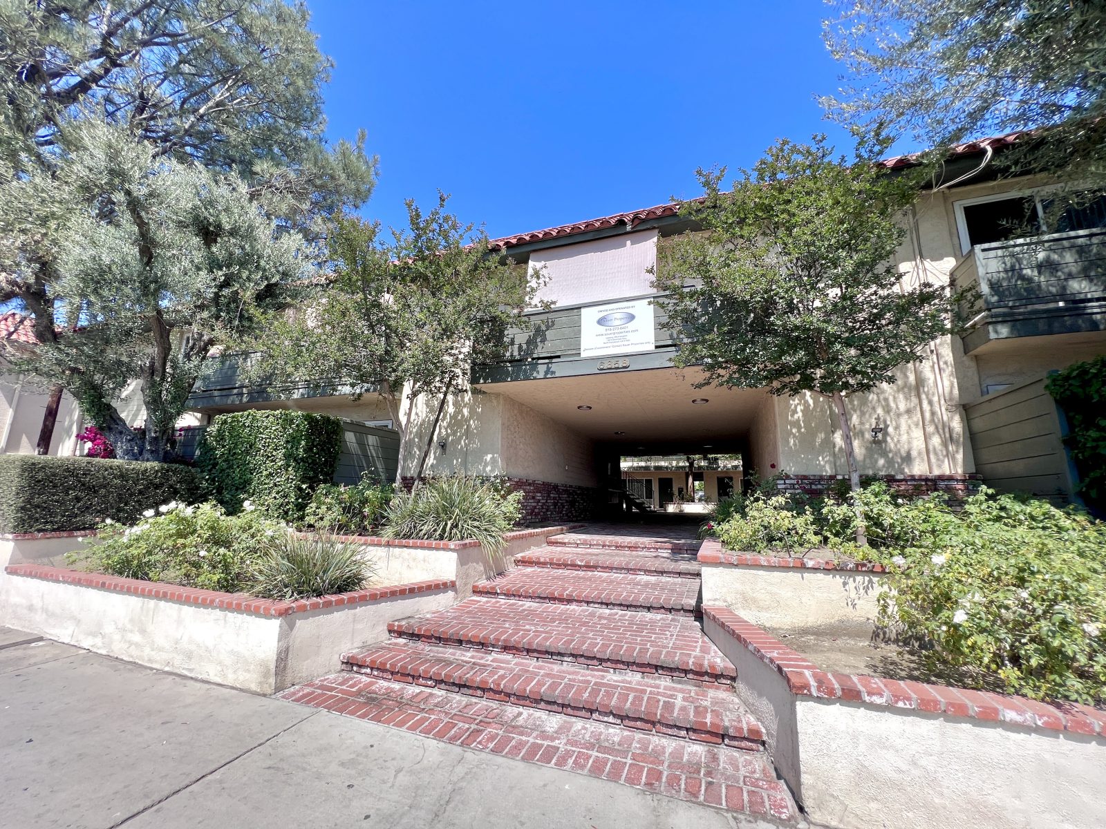 6858 KESTER AVE exterior