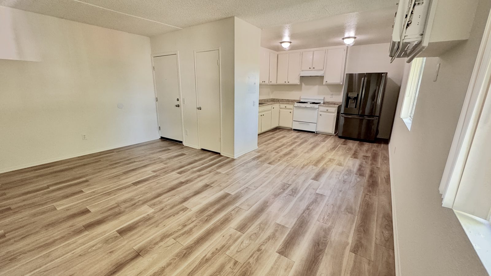 8350 AMIGO AVE Apt. 14 interior