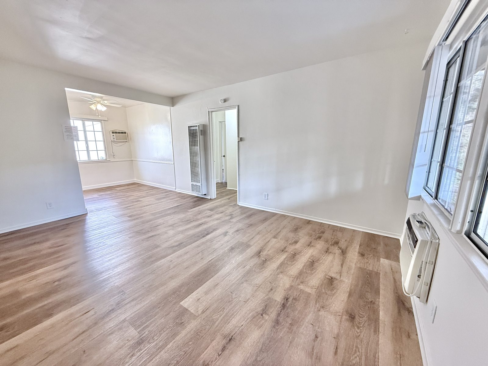 6745 HASKELL AVE Apt. 4 interior