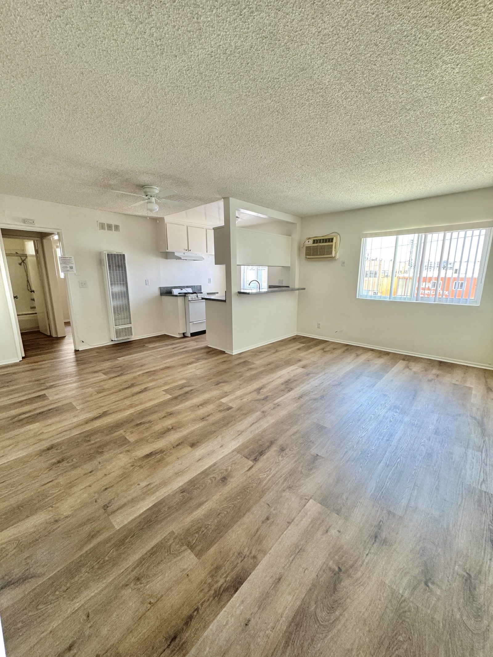 14540 HARTLAND ST Apt. 213 interior