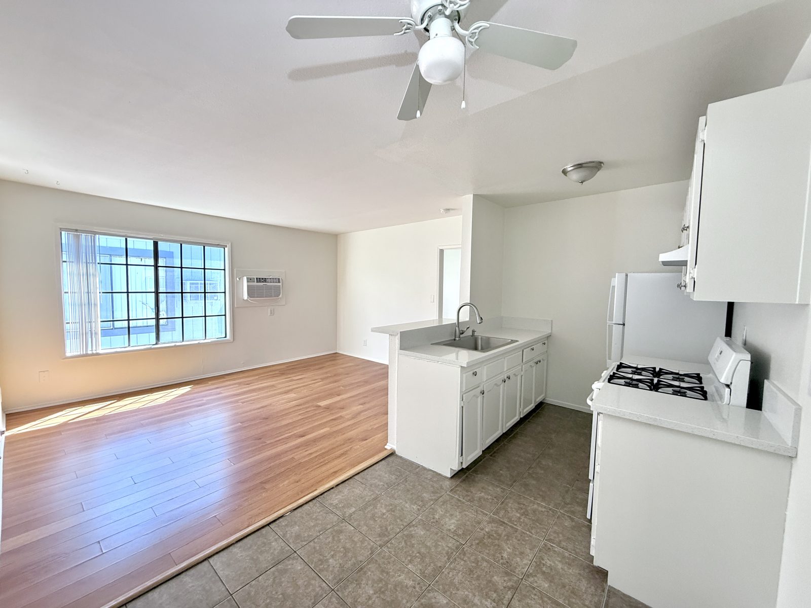 7423 LANKERSHIM BLVD Apt. 43 interior