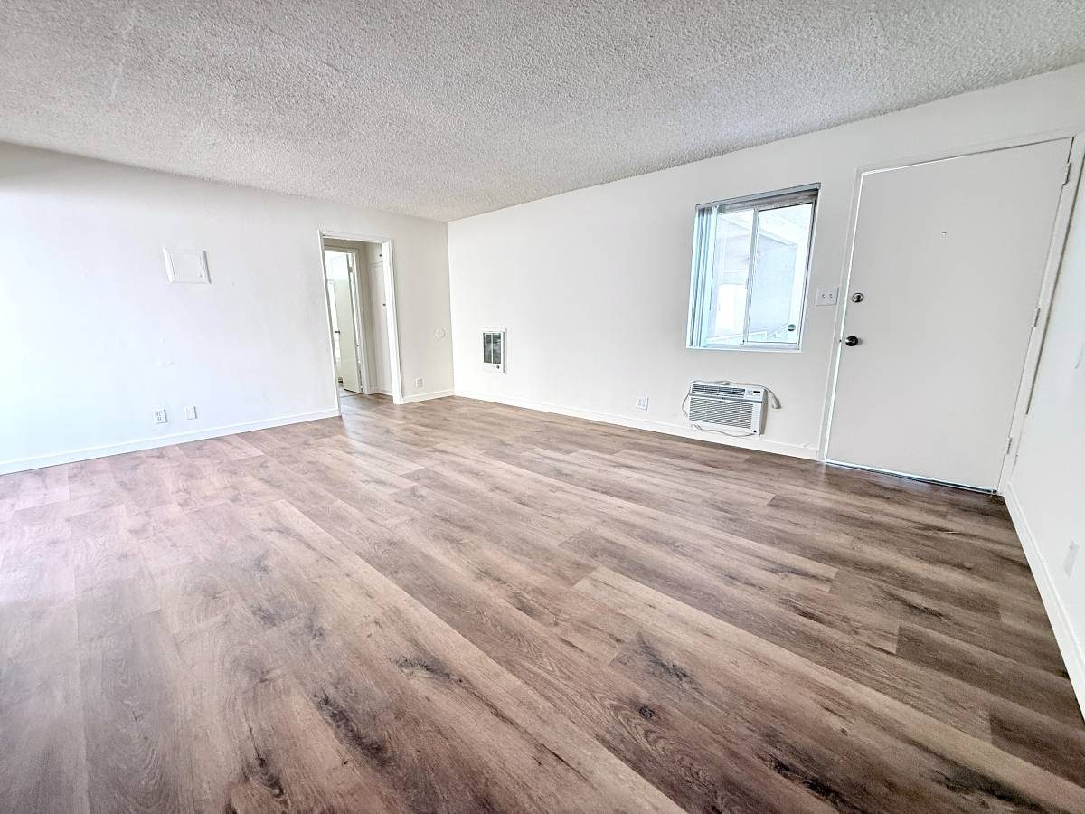 14555 SATICOY ST Apt. 36 interior